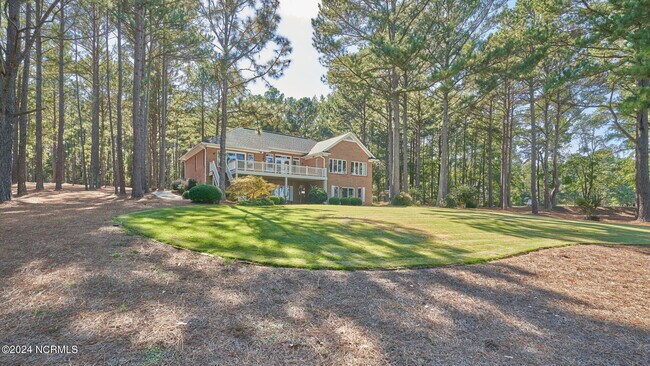 Building Photo - 11 Whisper Lake Dr