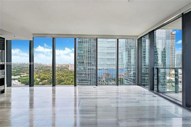 Building Photo - 1451 Brickell Ave