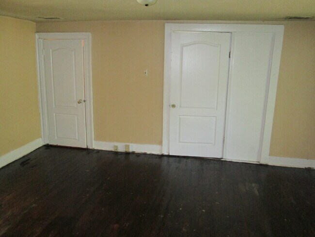Building Photo - 1727 Hicks St