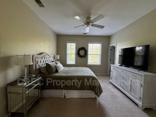 Building Photo - 105 Barberry St