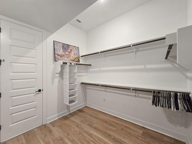 Building Photo - 4914 Seadrift Dr