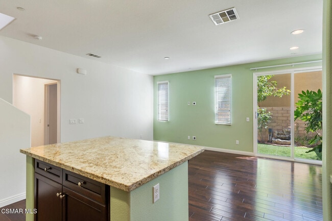 Building Photo - 2952 Palmera Ln