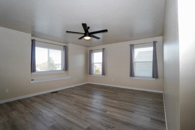 Building Photo - 4272 W Peak Cloud Dr