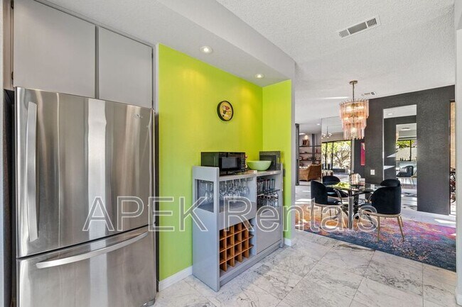 Building Photo - 1317 E Amado Rd