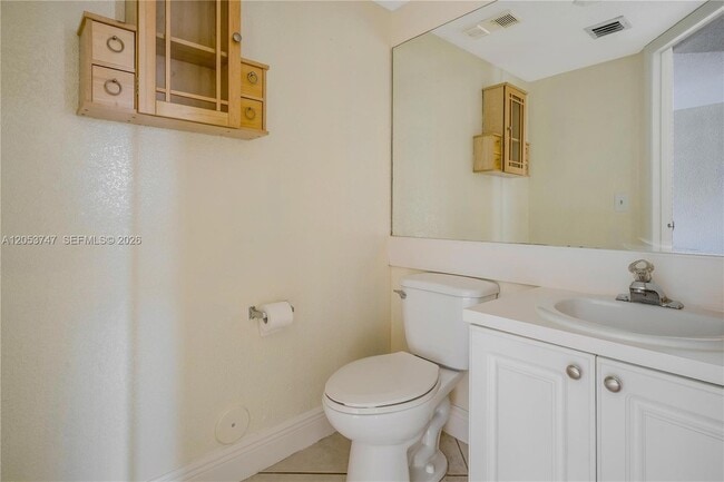 Building Photo - 15545 Miami Lakeway N