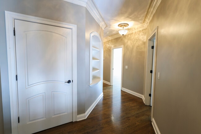 Building Photo - 9020 Whisperinghill Dr