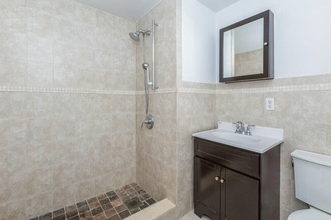 Building Photo - 809-815 22nd St Unit# 1501