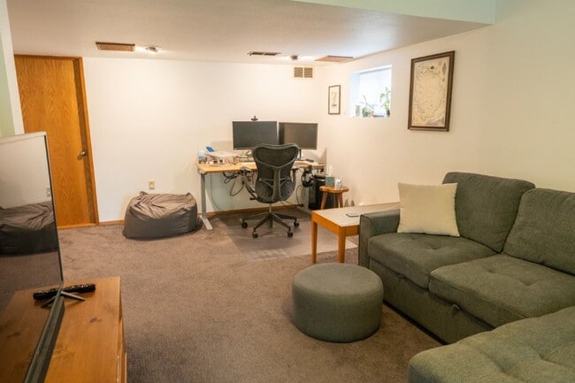 Building Photo - 4Bd/1.5Ba Seattle House