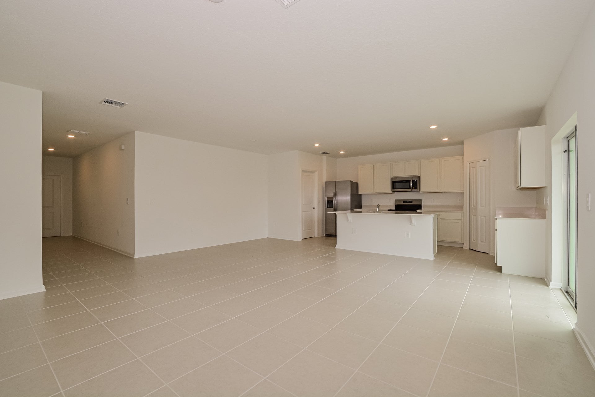 Building Photo - 2534 Absolute Ave
