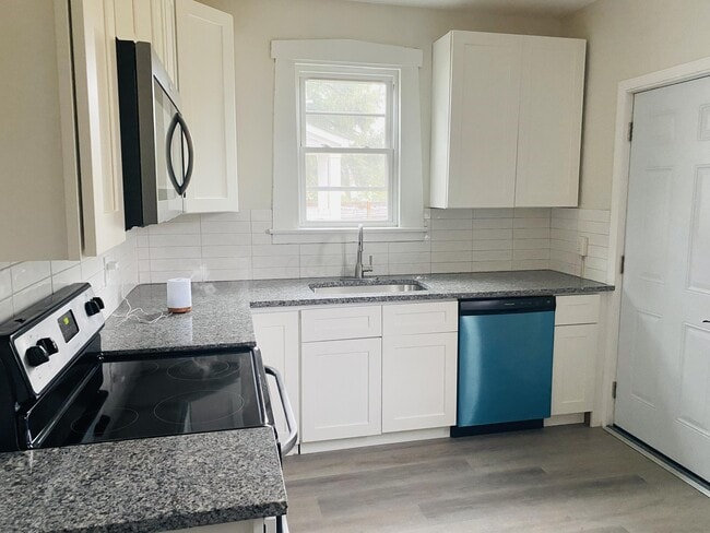 Building Photo - 918 Carpenter St