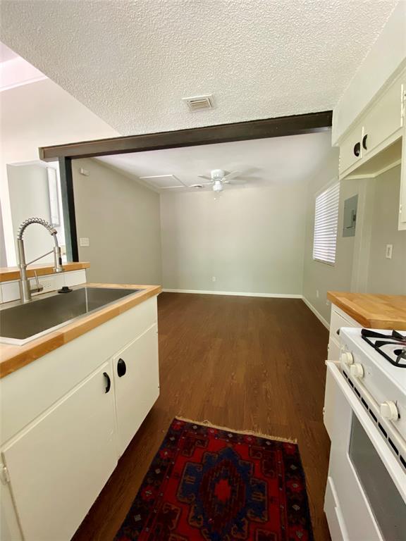 Building Photo - 6109 Glen Meadow Dr