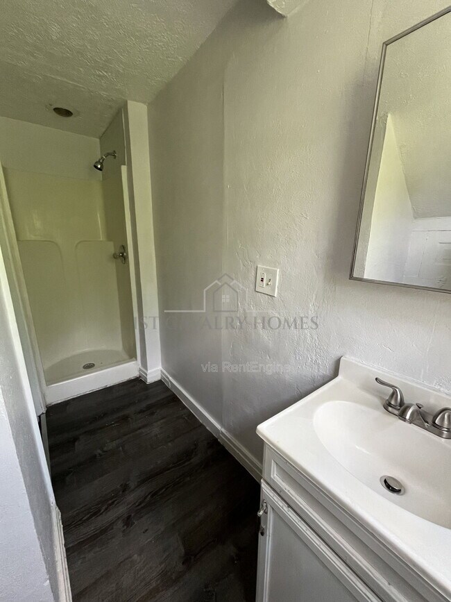 Building Photo - 53 S Balch St