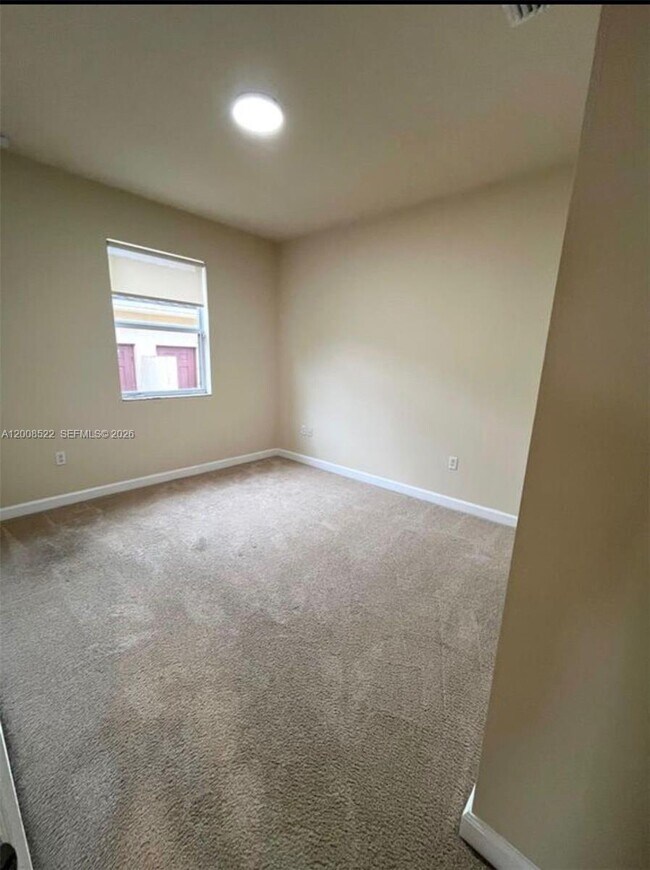 Building Photo - 9401 SW 172nd Ave