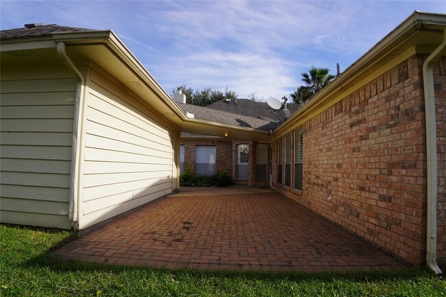 Building Photo - 13714 Pear Woods Ct