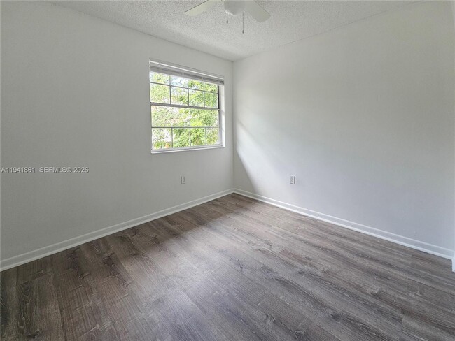 Building Photo - 6617 SW 10th St