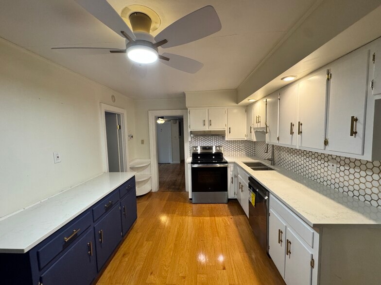 Building Photo - 651 Quinnipiac Ave