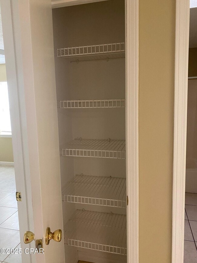 Building Photo - 625 N 9th St