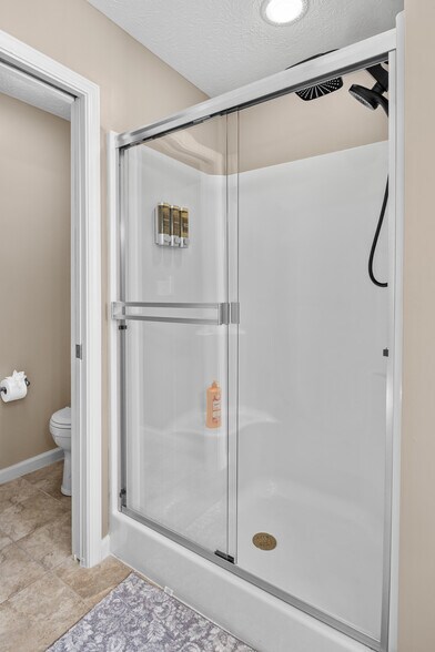 Building Photo - 25 Kettle Ct