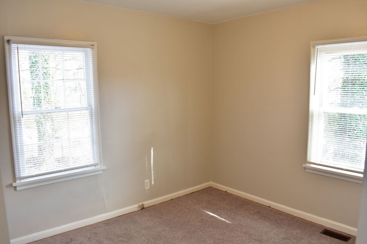 Building Photo - 2774 Blount St