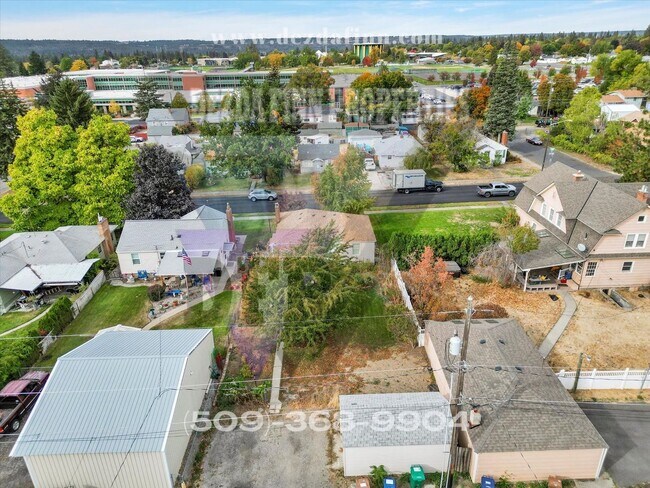 Building Photo - Newly Renovated Shadle Park Charmer Availa...