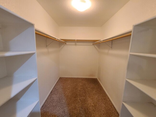 Building Photo - 4631 Bowie Dr