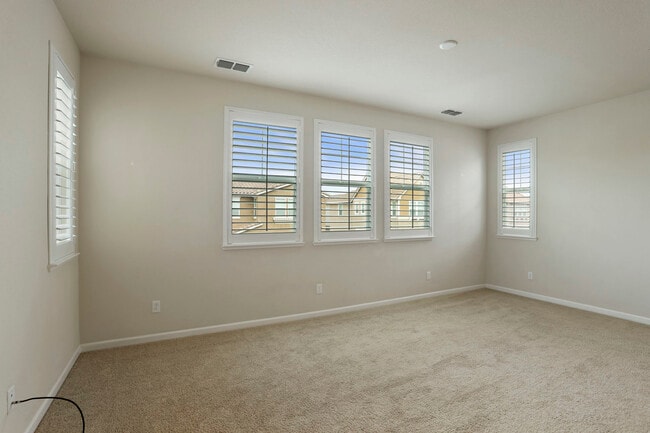 Building Photo - 3920 Purple Finch Ln