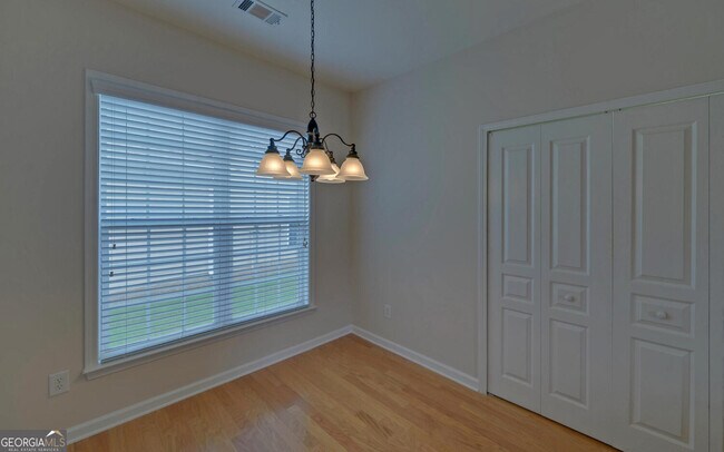 Building Photo - 6218 Azalea Way