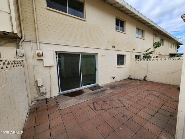 Building Photo - 4569 S Mill Ave