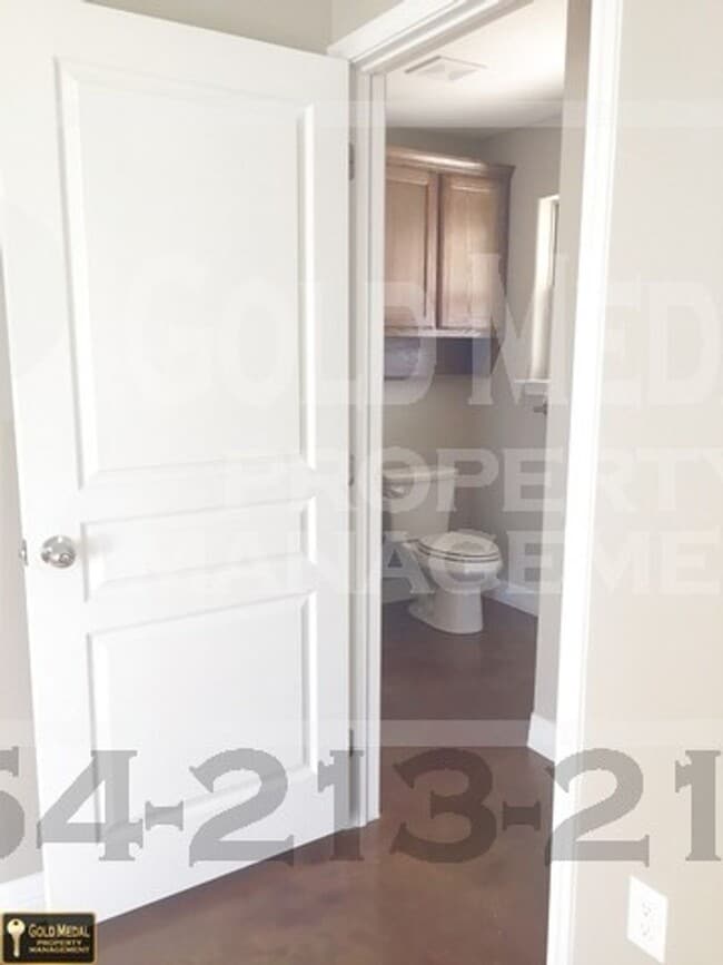 Building Photo - 1017 S 9th St