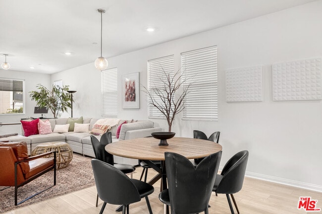 Building Photo - 768 Daniel Freeman Cir