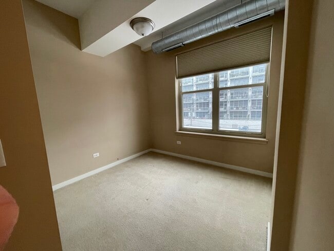 Building Photo - 1228 W Monroe St