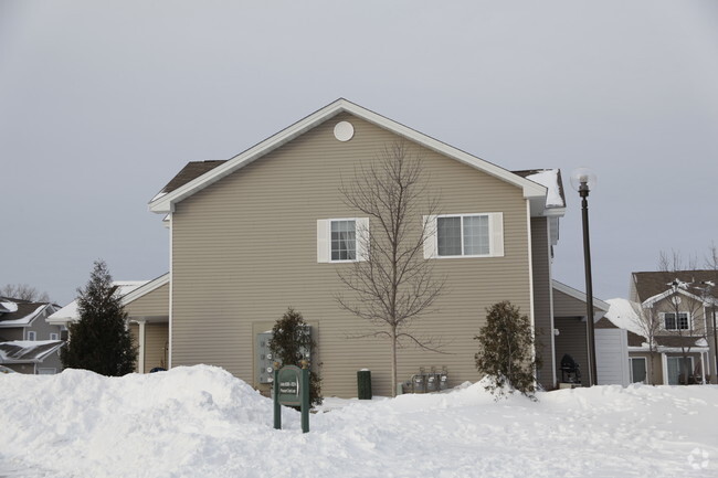 Building Photo - Pheasant Crest Townhomes