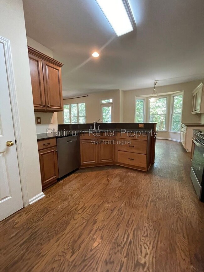 Building Photo - 7115 Red Fox Ln