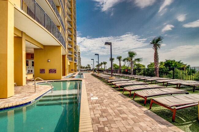 Building Photo - 2600 N Ocean Blvd