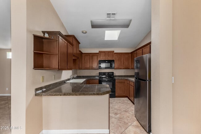 Building Photo - 16021 S Spartan St