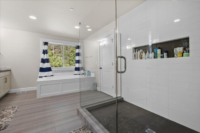Building Photo - Luxury Living at Sagebrook