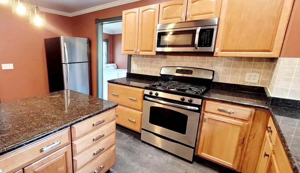 granite countertops - 1409 3rd Ave