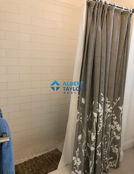 Building Photo - 176 Northampton St