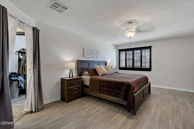 Building Photo - 13913 Golden Mesa Ct