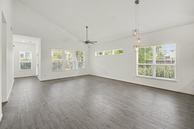 Building Photo - 3413 Omega St