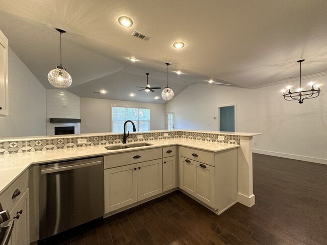 Building Photo - 2196 N Woodlark Ln