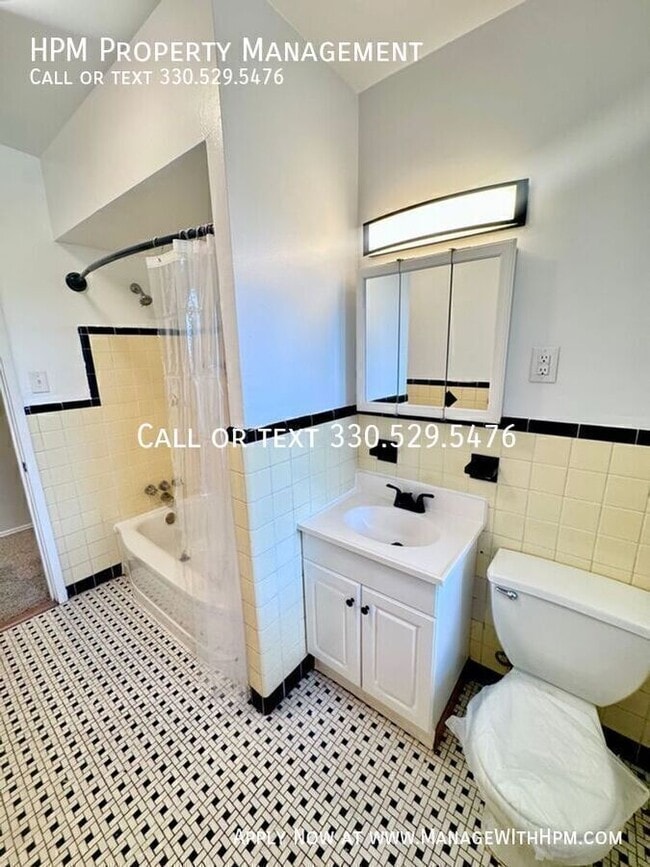 Building Photo - 3270 Warrensville Center Rd
