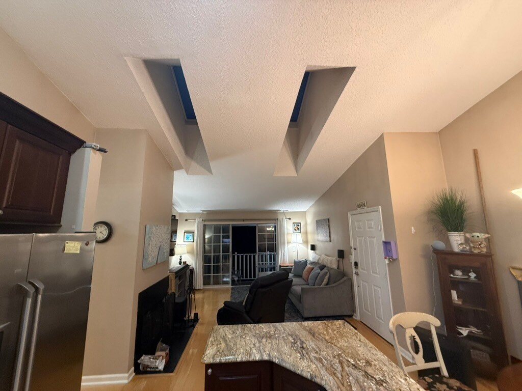Building Photo - 955 Juniper Way