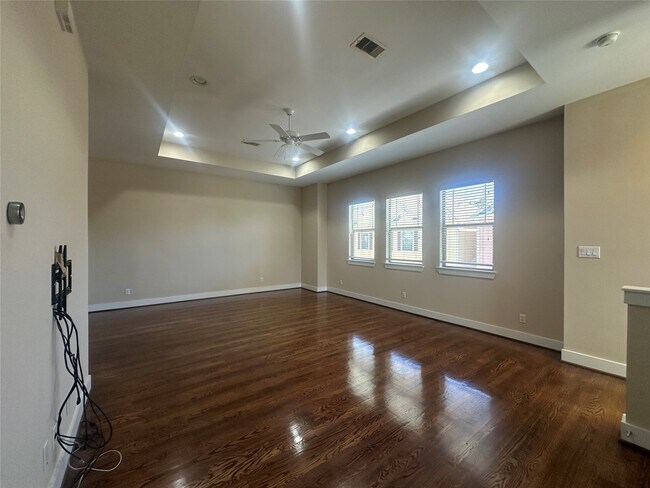 Building Photo - 1715 W 24th St