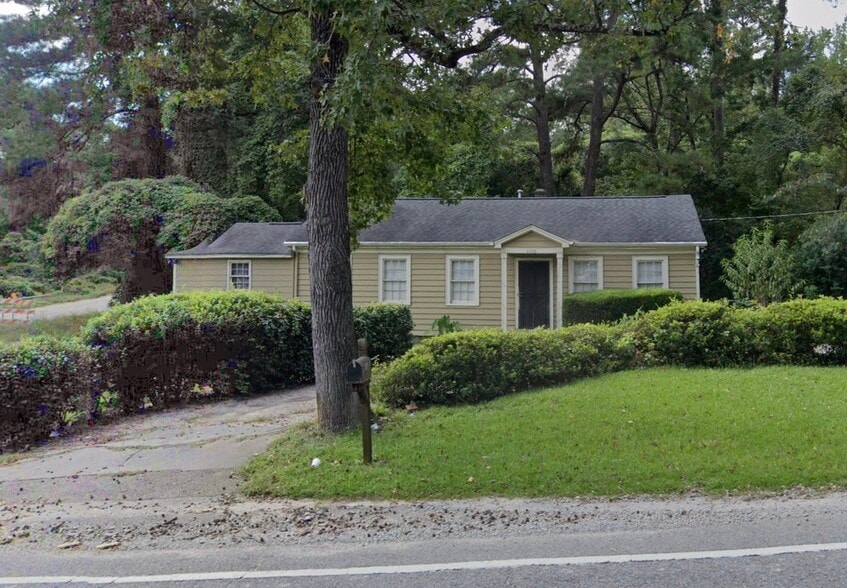 Building Photo - 4001 Clement Rd