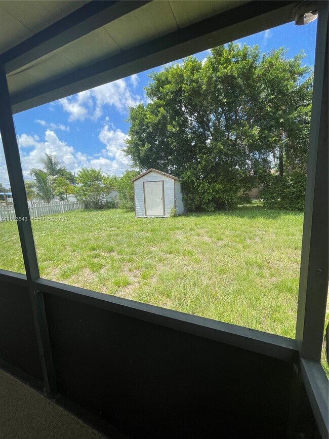 Building Photo - 145 NE 191st St