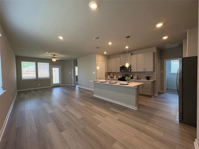 Building Photo - 16817 Harvest Grv Ln