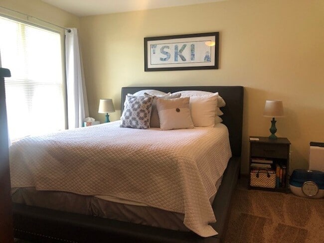 Building Photo - Spacious 2-Bedroom, 2-Bathroom Plus Loft C...