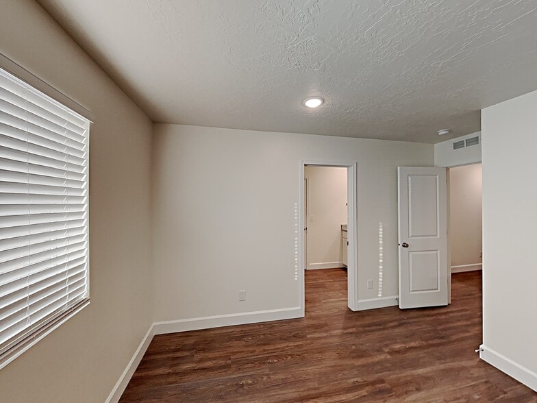 Building Photo - 1175 Wagon Way