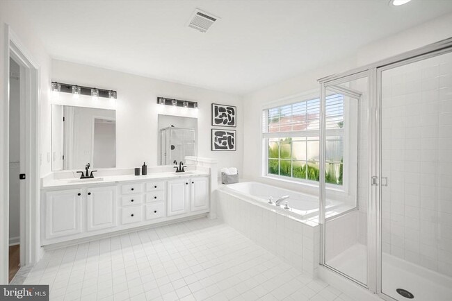 Building Photo - 12399 Brown Fox Way